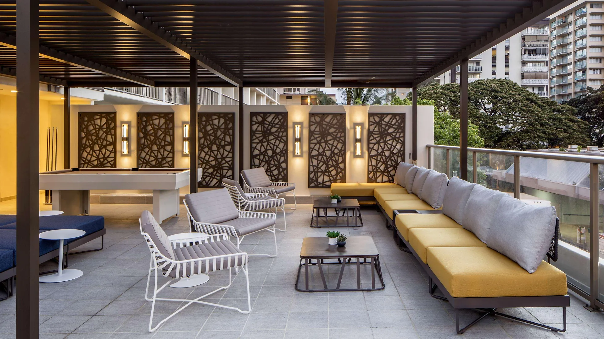 מלון הונולולו Hilton Garden Inn Waikiki Beach