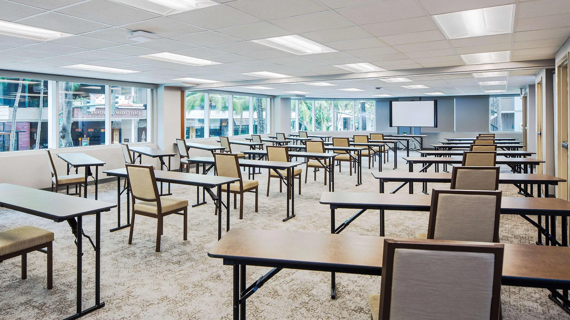 *** מלון הונולולו Hilton Garden Inn Waikiki Beach ארצות הברית