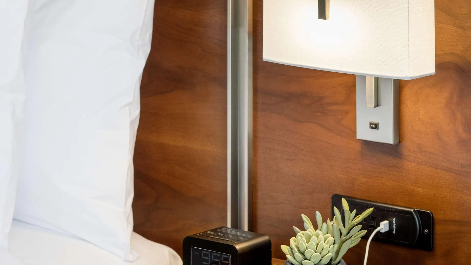 הונולולו Hilton Garden Inn Waikiki Beach